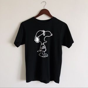 Uniqlo kaws x peanuts snoopy graphic t
